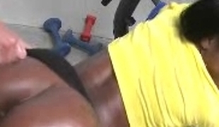 Dark doxy fucked in the gym by a personal coach