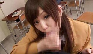 amateur tiener babe schoolmeisje pijpen fetisj japans uniform close up rukken